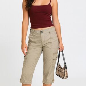 Vintage Y2K 2000s Levi's cream cargo capri pants